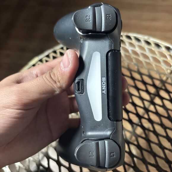 Sony PlayStation 4 PS4 DualShock 4 Wireless Controller Silver Black CUH-ZCT2E - Picture 5 of 10